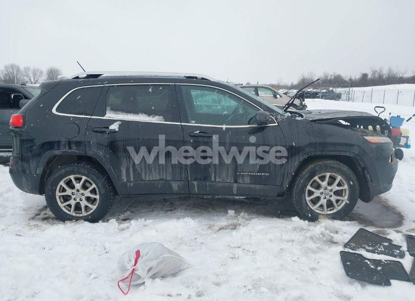 Photo 13 of 2015 Jeep Cherokee LATITUDE (VIN 1C4PJMCS2FW556588)