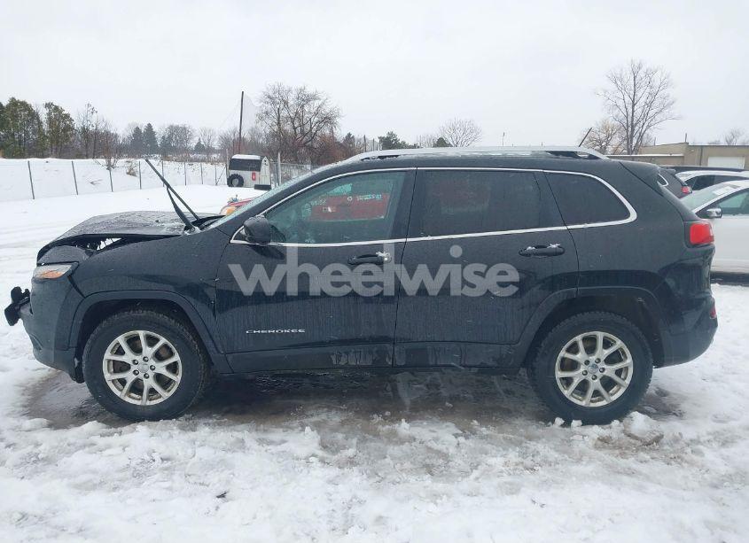 Photo 14 of 2015 Jeep Cherokee LATITUDE (VIN 1C4PJMCS2FW556588)