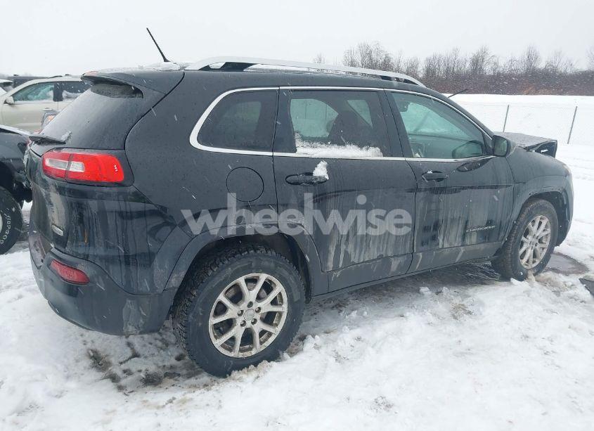 Photo 4 of 2015 Jeep Cherokee LATITUDE (VIN 1C4PJMCS2FW556588)