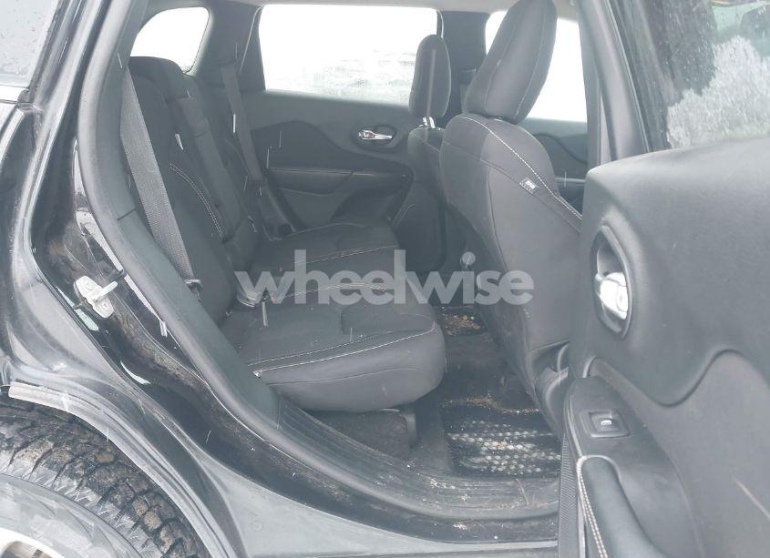 Photo 8 of 2015 Jeep Cherokee LATITUDE (VIN 1C4PJMCS2FW556588)