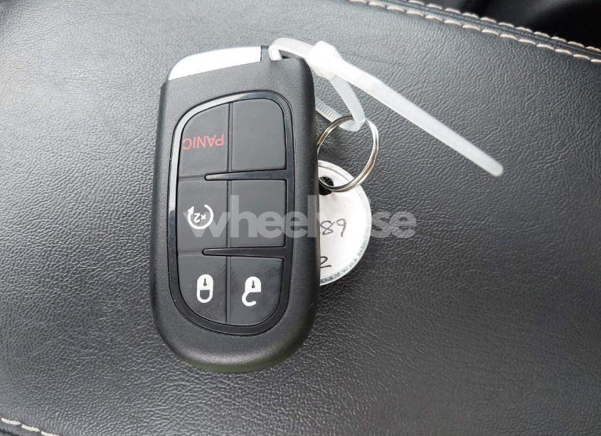 Photo 11 of 2015 Jeep Cherokee LATITUDE (VIN 1C4PJMCS2FW558289)