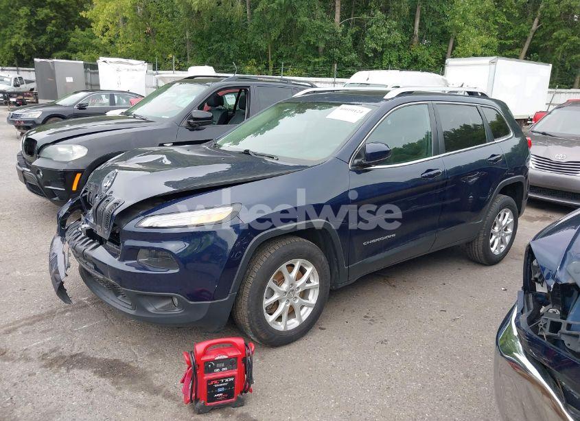 Photo 2 of 2015 Jeep Cherokee LATITUDE (VIN 1C4PJMCS2FW558289)