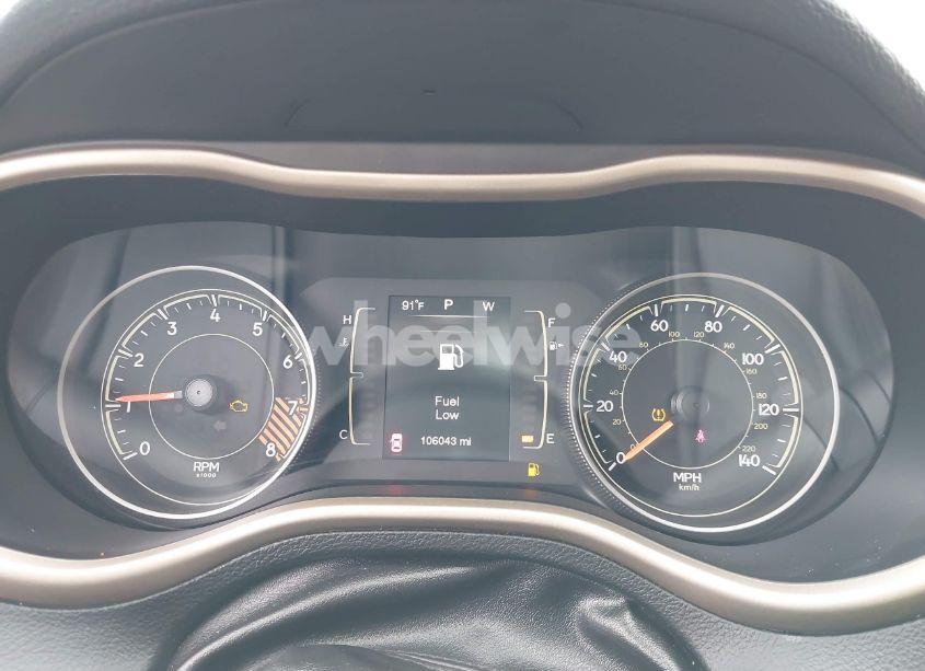 Photo 7 of 2015 Jeep Cherokee LATITUDE (VIN 1C4PJMCS2FW558289)