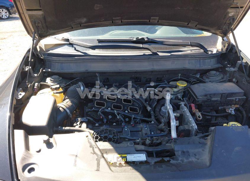 Photo 10 of 2015 Jeep Cherokee LATITUDE (VIN 1C4PJMCS2FW620113)