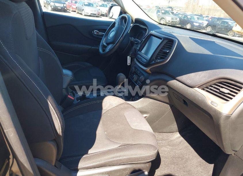 Photo 5 of 2015 Jeep Cherokee LATITUDE (VIN 1C4PJMCS2FW620113)