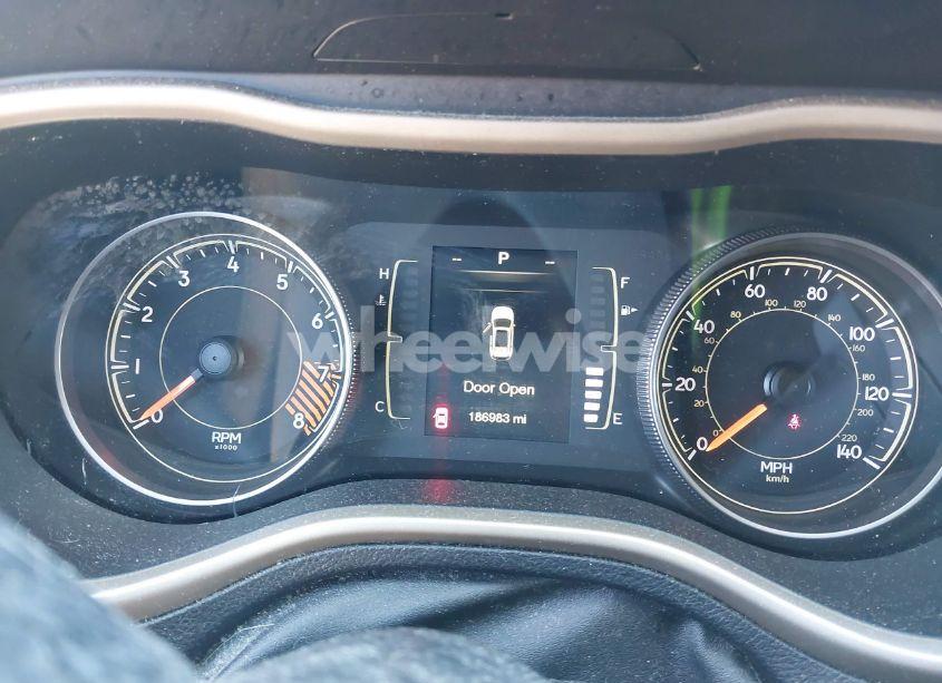 Photo 7 of 2015 Jeep Cherokee LATITUDE (VIN 1C4PJMCS2FW620113)