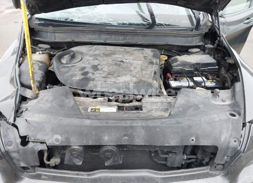 Photo 10 of 2015 Jeep Cherokee LATITUDE (VIN 1C4PJMCS2FW755219)