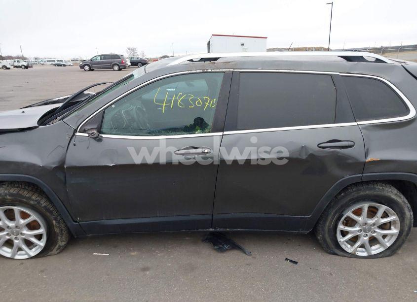 Photo 14 of 2015 Jeep Cherokee LATITUDE (VIN 1C4PJMCS2FW755219)