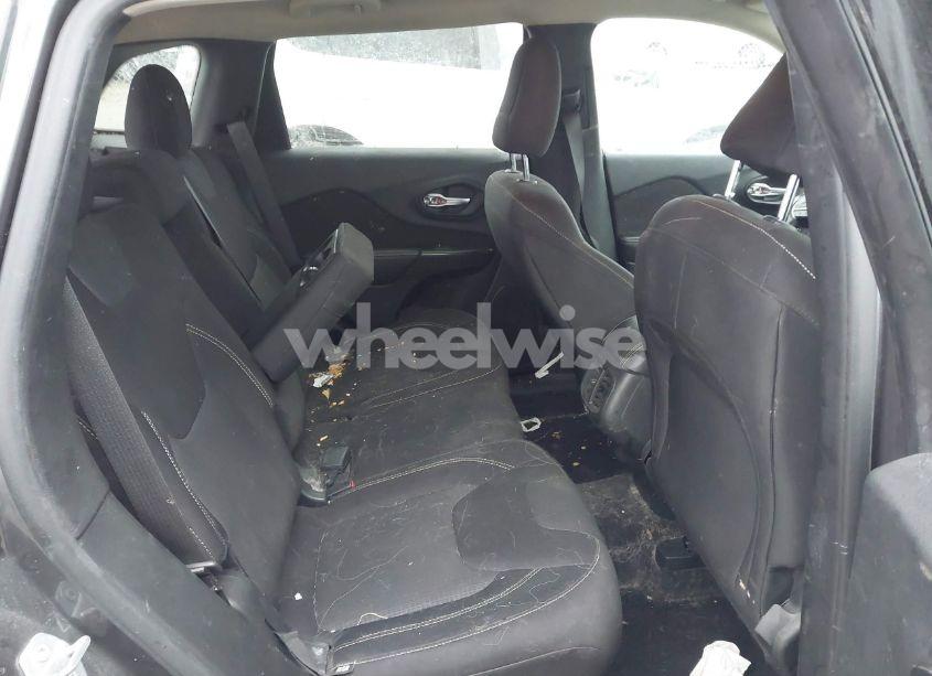 Photo 8 of 2015 Jeep Cherokee LATITUDE (VIN 1C4PJMCS2FW755219)