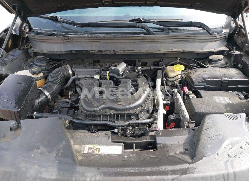 Photo 10 of 2015 Jeep Cherokee LATITUDE (VIN 1C4PJMCS2FW790133)