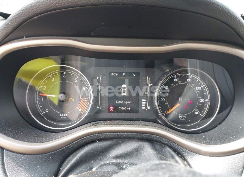 Photo 7 of 2015 Jeep Cherokee LATITUDE (VIN 1C4PJMCS2FW790133)