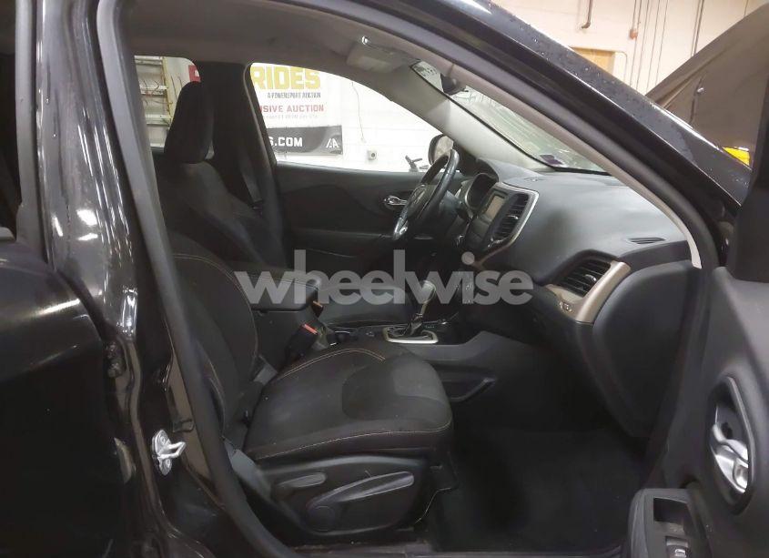 Photo 5 of 2015 Jeep Cherokee LATITUDE ALTITUDE (VIN 1C4PJMCS2FW792626)