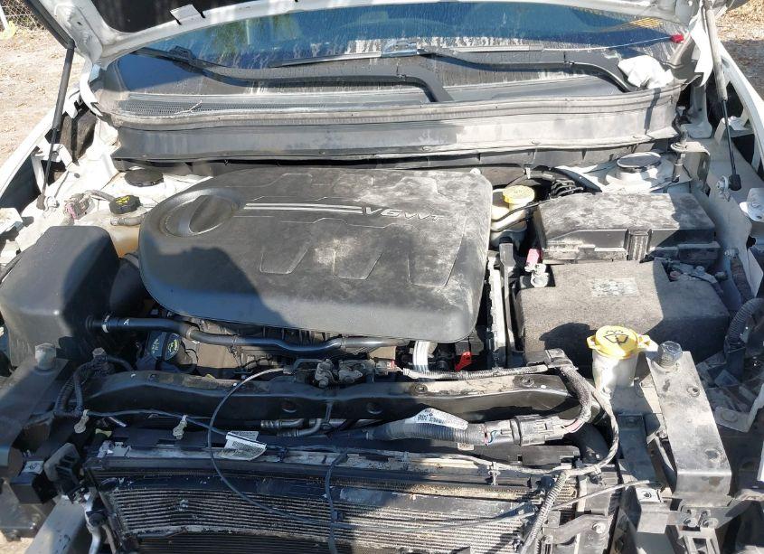 Photo 10 of 2016 Jeep Cherokee LATITUDE (VIN 1C4PJMCS2GW101158)