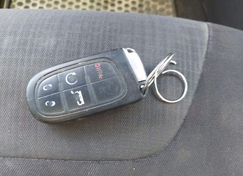 Photo 11 of 2016 Jeep Cherokee LATITUDE (VIN 1C4PJMCS2GW101158)