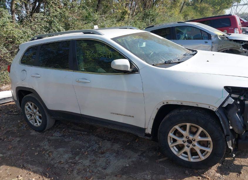 Photo 14 of 2016 Jeep Cherokee LATITUDE (VIN 1C4PJMCS2GW101158)