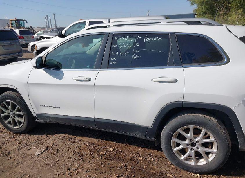 Photo 15 of 2016 Jeep Cherokee LATITUDE (VIN 1C4PJMCS2GW101158)