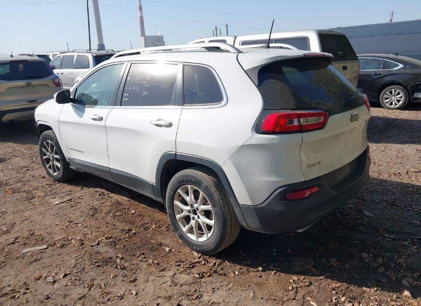 Photo 3 of 2016 Jeep Cherokee LATITUDE (VIN 1C4PJMCS2GW101158)