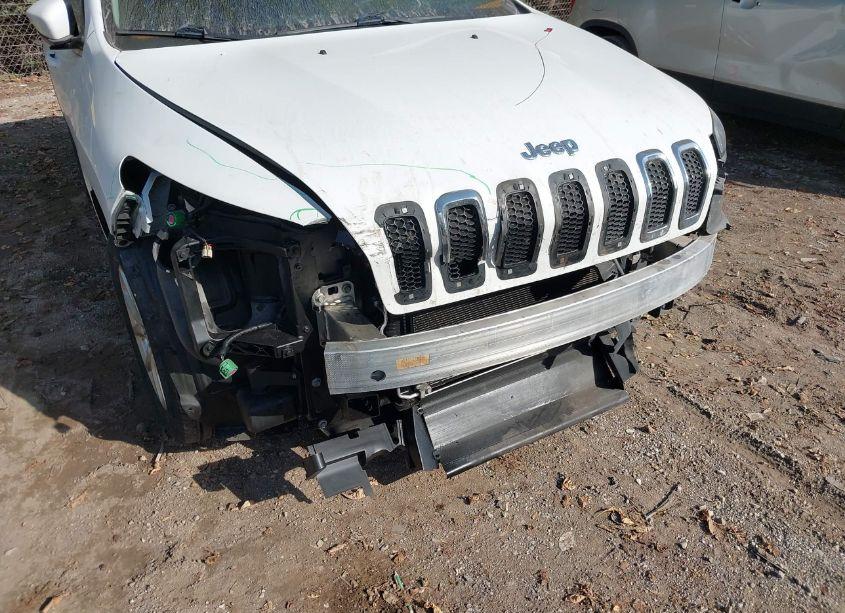 Photo 6 of 2016 Jeep Cherokee LATITUDE (VIN 1C4PJMCS2GW101158)