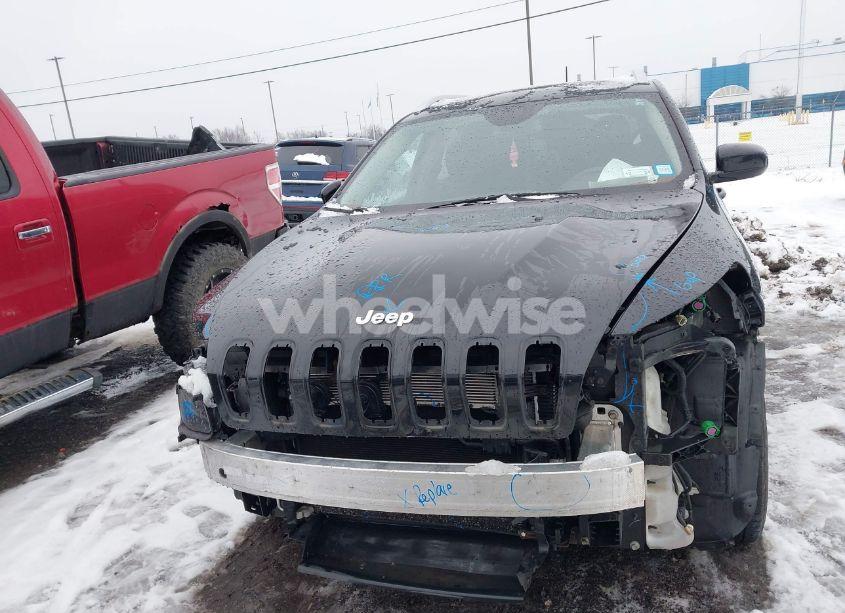 Photo 12 of 2016 Jeep Cherokee LATITUDE (VIN 1C4PJMCS2GW105355)