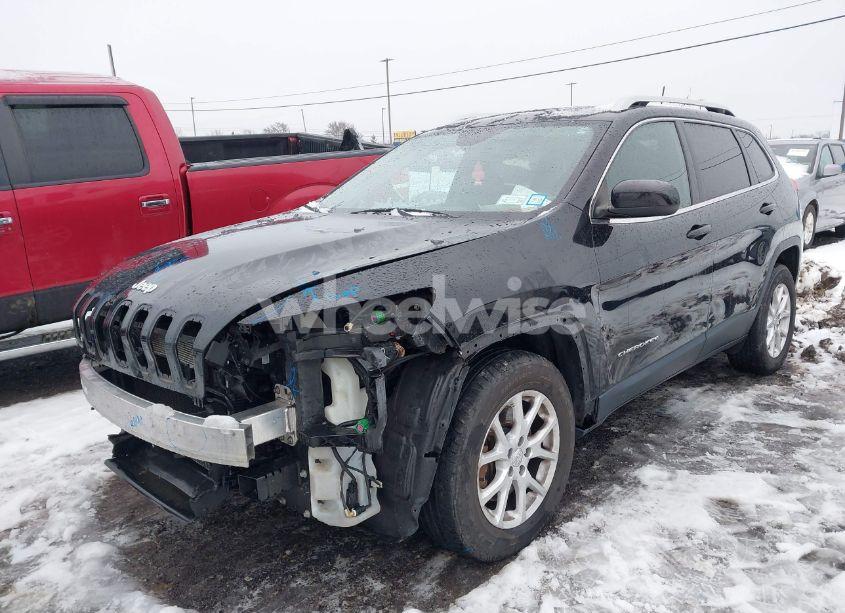 Photo 2 of 2016 Jeep Cherokee LATITUDE (VIN 1C4PJMCS2GW105355)