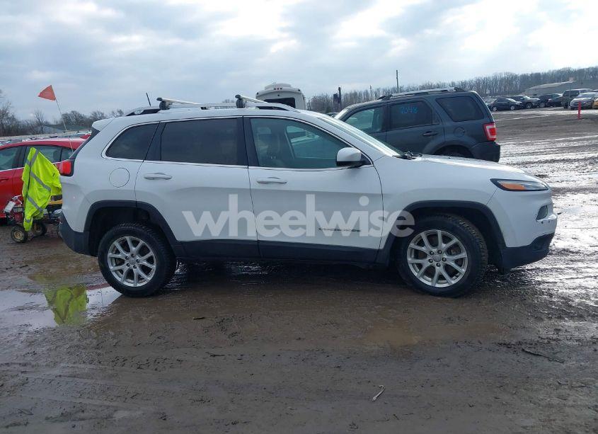 Photo 13 of 2016 Jeep Cherokee LATITUDE (VIN 1C4PJMCS2GW118848)