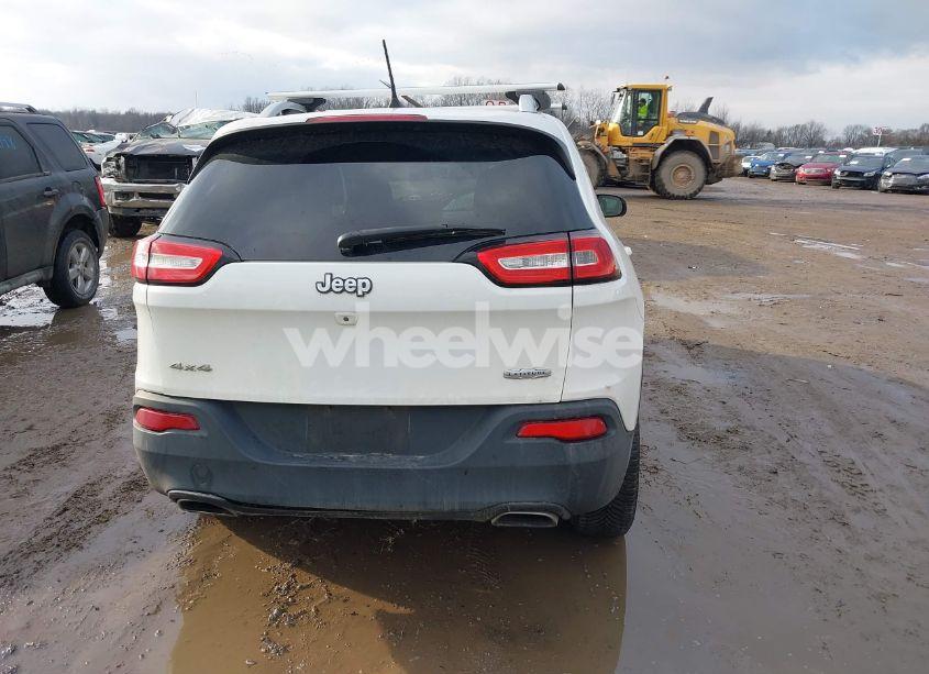 Photo 16 of 2016 Jeep Cherokee LATITUDE (VIN 1C4PJMCS2GW118848)