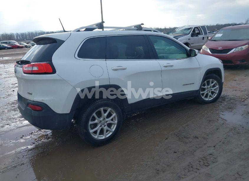 Photo 4 of 2016 Jeep Cherokee LATITUDE (VIN 1C4PJMCS2GW118848)