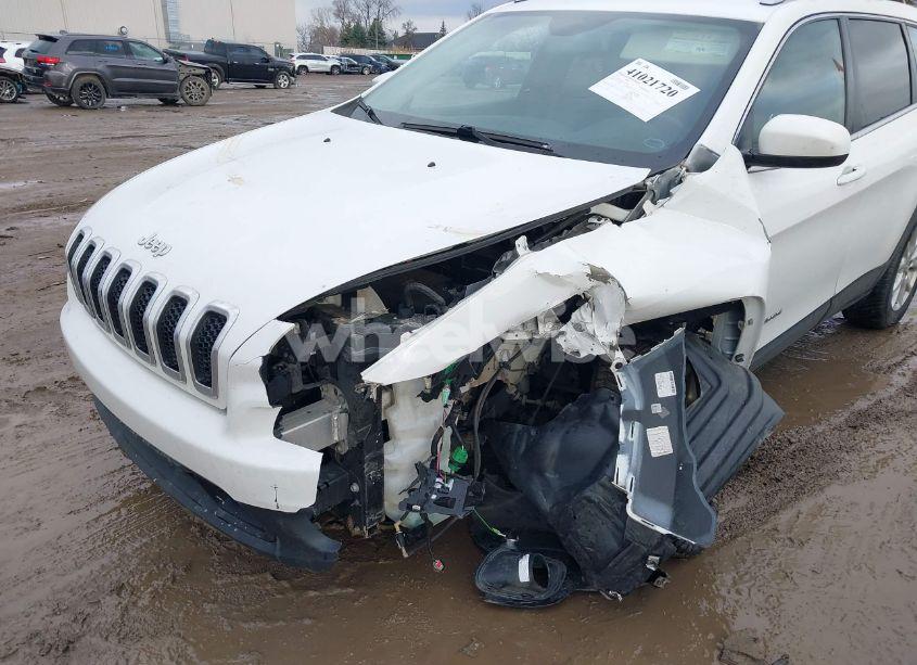Photo 6 of 2016 Jeep Cherokee LATITUDE (VIN 1C4PJMCS2GW118848)