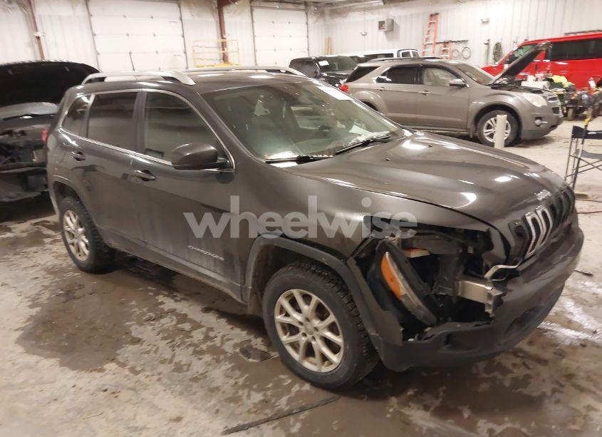 2016 Jeep Cherokee LATITUDE (VIN 1C4PJMCS2GW133592) main photo