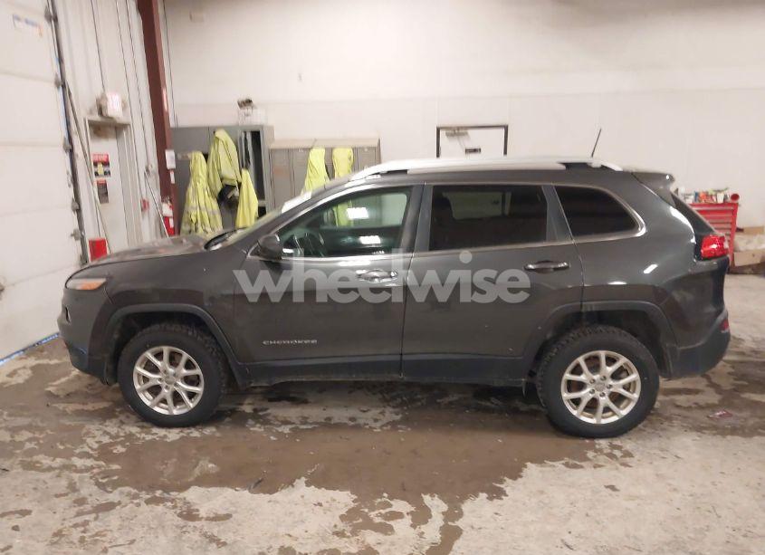 Photo 14 of 2016 Jeep Cherokee LATITUDE (VIN 1C4PJMCS2GW133592)