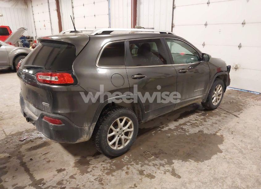 Photo 4 of 2016 Jeep Cherokee LATITUDE (VIN 1C4PJMCS2GW133592)