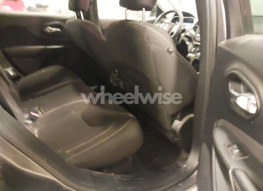 Photo 8 of 2016 Jeep Cherokee LATITUDE (VIN 1C4PJMCS2GW133592)