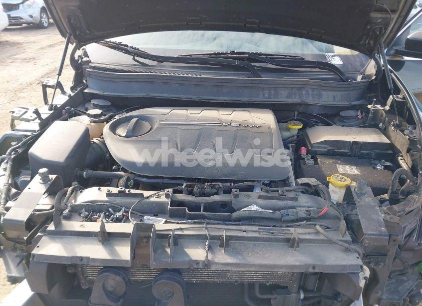 Photo 10 of 2016 Jeep Cherokee LATITUDE (VIN 1C4PJMCS2GW143071)