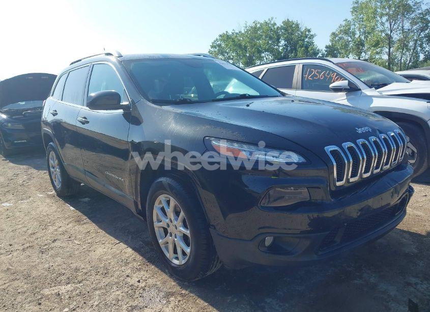 2016 Jeep Cherokee LATITUDE (VIN 1C4PJMCS2GW371653) main photo