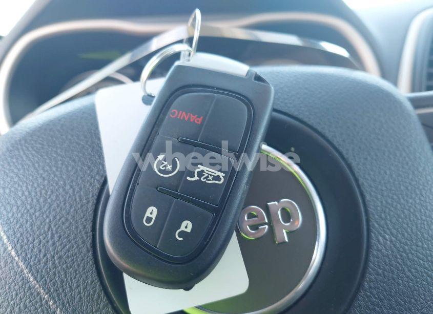 Photo 11 of 2016 Jeep Cherokee LATITUDE (VIN 1C4PJMCS2GW371653)