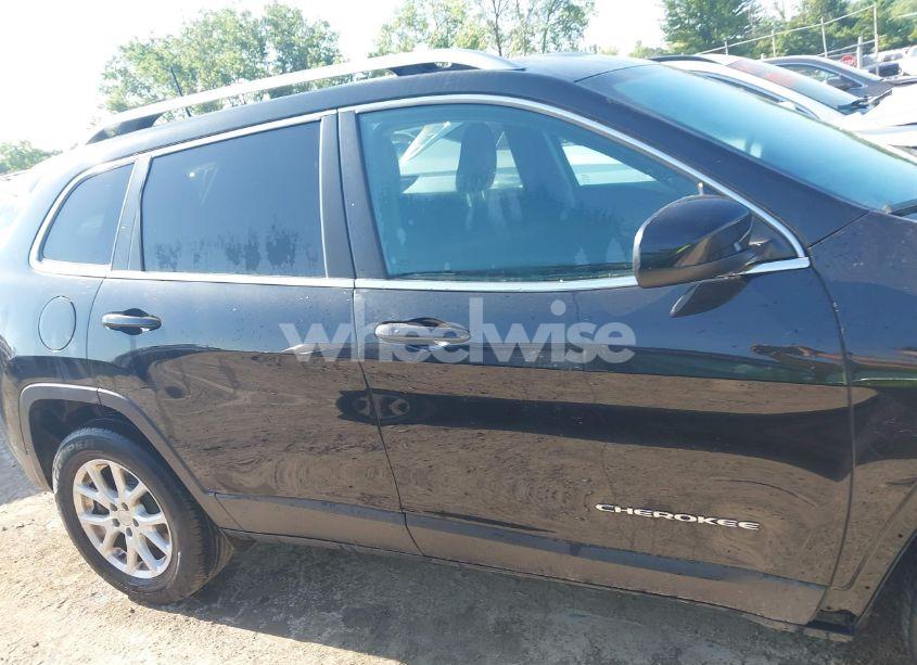 Photo 14 of 2016 Jeep Cherokee LATITUDE (VIN 1C4PJMCS2GW371653)