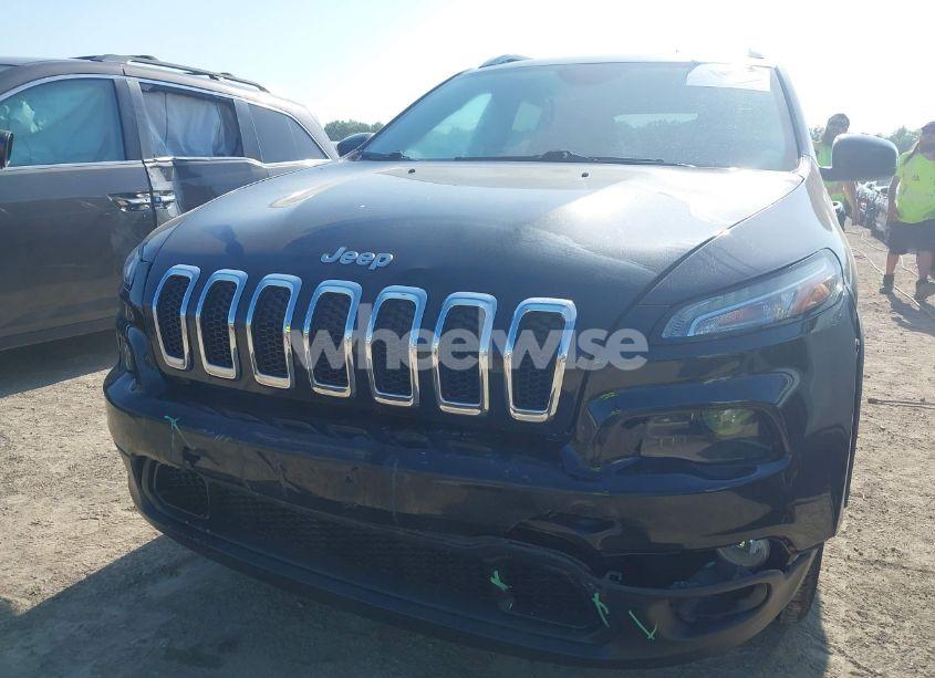 Photo 6 of 2016 Jeep Cherokee LATITUDE (VIN 1C4PJMCS2GW371653)