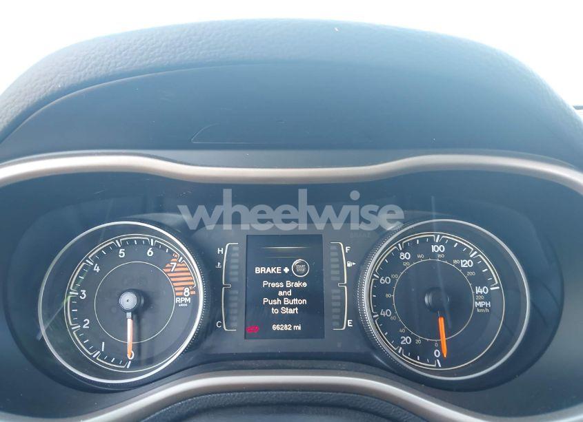 Photo 7 of 2016 Jeep Cherokee LATITUDE (VIN 1C4PJMCS2GW371653)