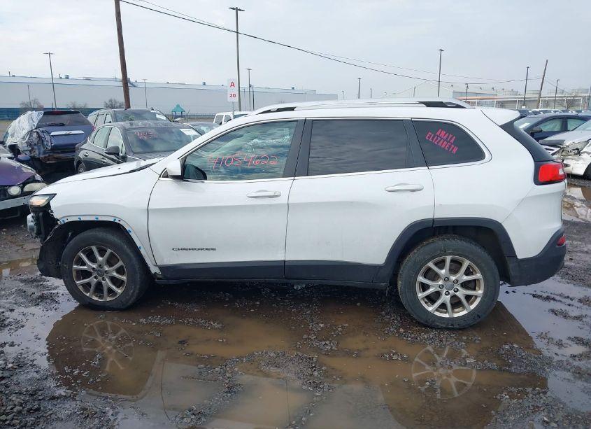 Photo 14 of 2017 Jeep Cherokee LATITUDE 4X4 (VIN 1C4PJMCS2HW500153)