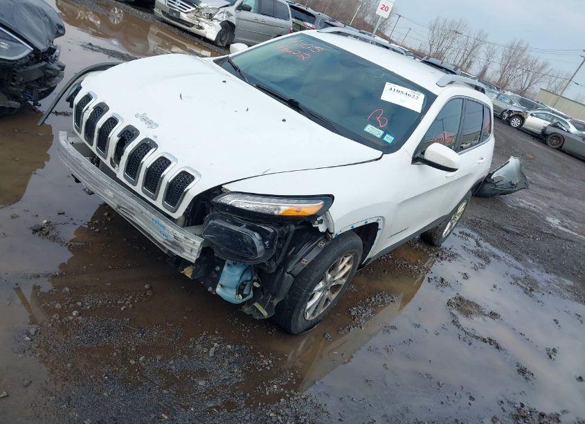 Photo 2 of 2017 Jeep Cherokee LATITUDE 4X4 (VIN 1C4PJMCS2HW500153)