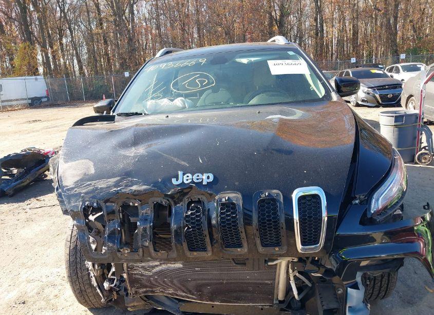 Photo 13 of 2017 Jeep Cherokee LATITUDE 4X4 (VIN 1C4PJMCS2HW583941)