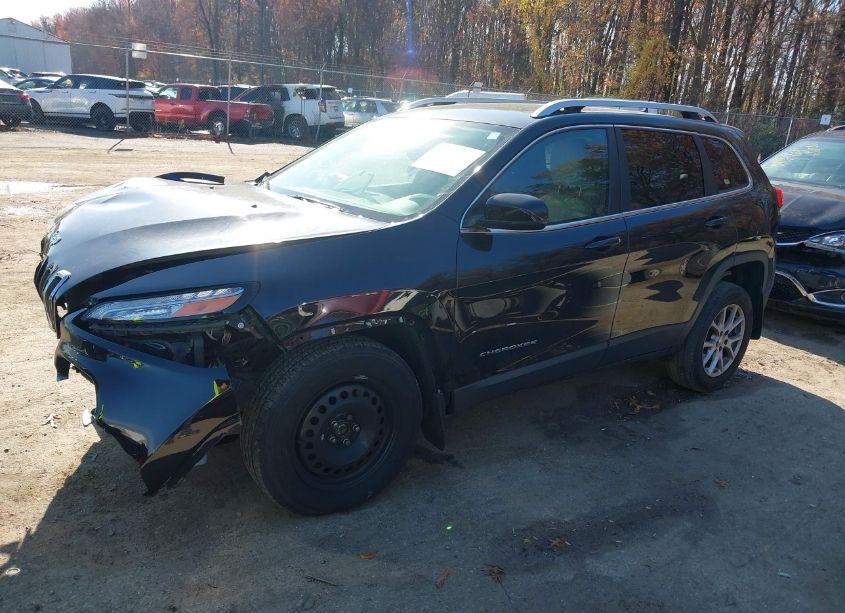 Photo 2 of 2017 Jeep Cherokee LATITUDE 4X4 (VIN 1C4PJMCS2HW583941)