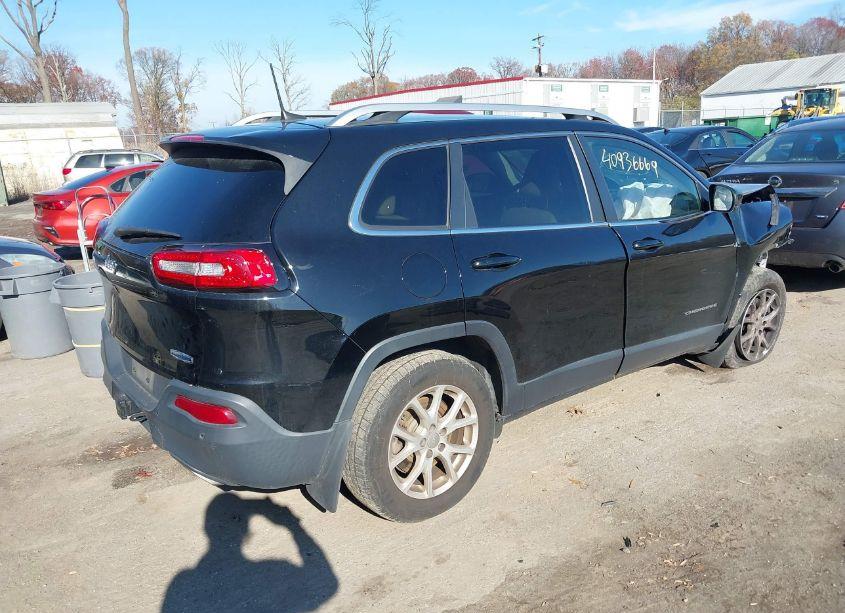 Photo 4 of 2017 Jeep Cherokee LATITUDE 4X4 (VIN 1C4PJMCS2HW583941)