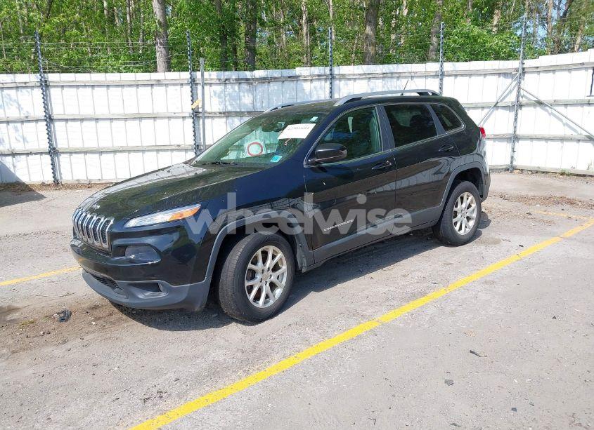Photo 2 of 2014 Jeep Cherokee LATITUDE (VIN 1C4PJMCS3EW184984)