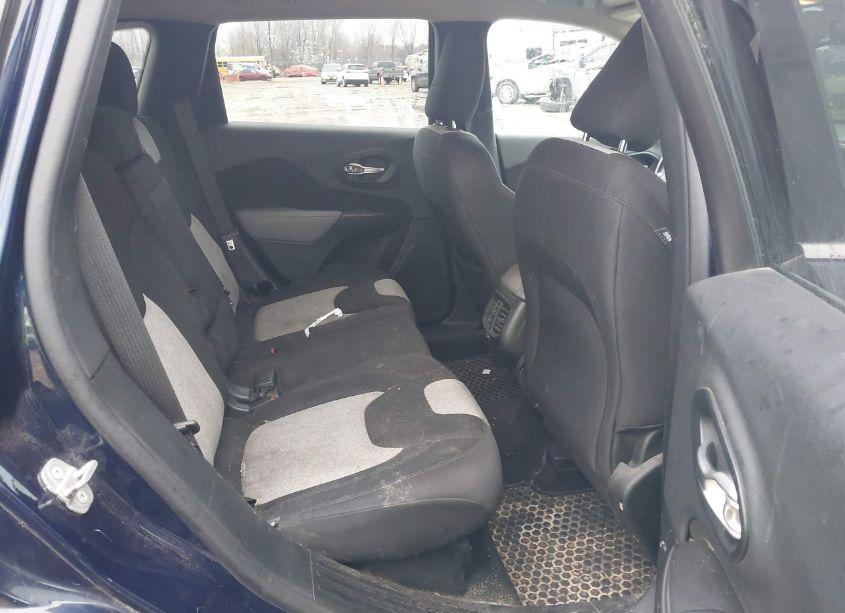 Photo 8 of 2014 Jeep Cherokee LATITUDE (VIN 1C4PJMCS3EW187741)