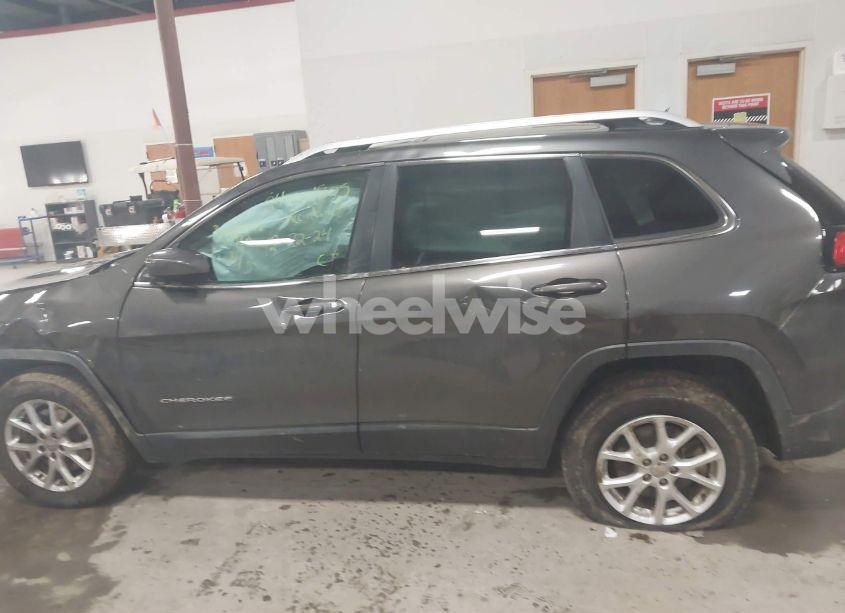 Photo 13 of 2014 Jeep Cherokee LATITUDE (VIN 1C4PJMCS3EW260946)