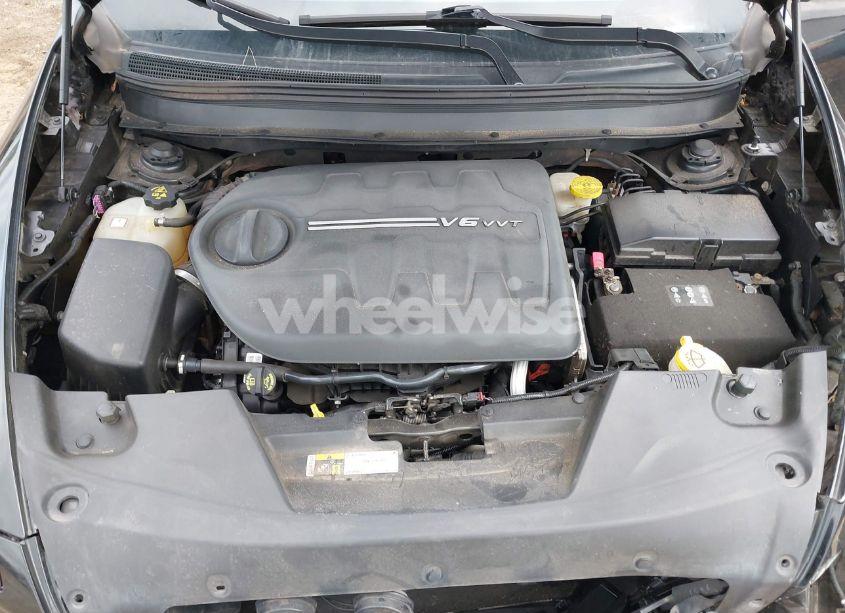 Photo 10 of 2015 Jeep Cherokee LATITUDE (VIN 1C4PJMCS3FW552257)