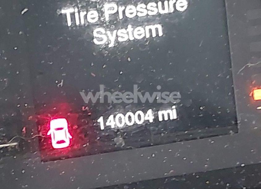 Photo 15 of 2015 Jeep Cherokee LATITUDE (VIN 1C4PJMCS3FW552257)