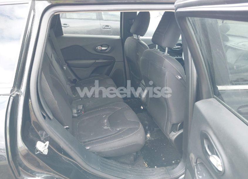 Photo 8 of 2015 Jeep Cherokee LATITUDE (VIN 1C4PJMCS3FW552257)