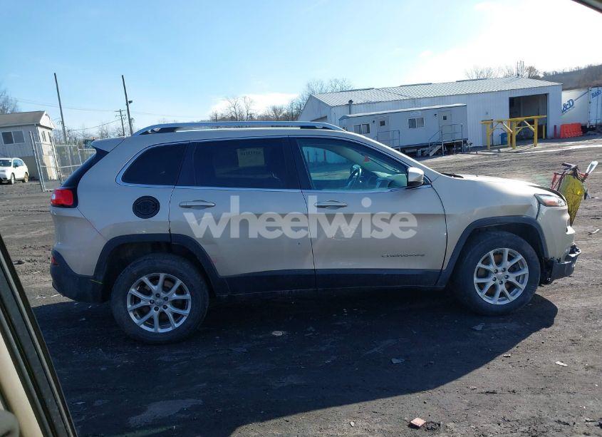 Photo 13 of 2015 Jeep Cherokee LATITUDE (VIN 1C4PJMCS3FW578065)